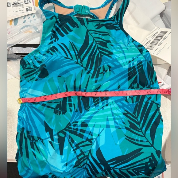 NWT LL Bean Women’s Sport High Neck Tankini in Green Leaves in size 6 - Picture 8 of 8